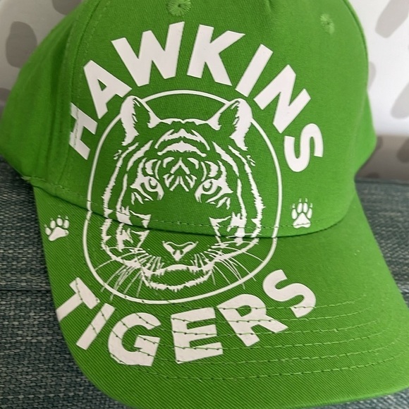 Stranger Things Hawkins Tigers Green Two Hats - Picture 3 of 6